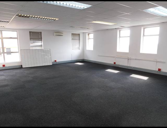 181M² OFFICE TO LET IN FERNDALE